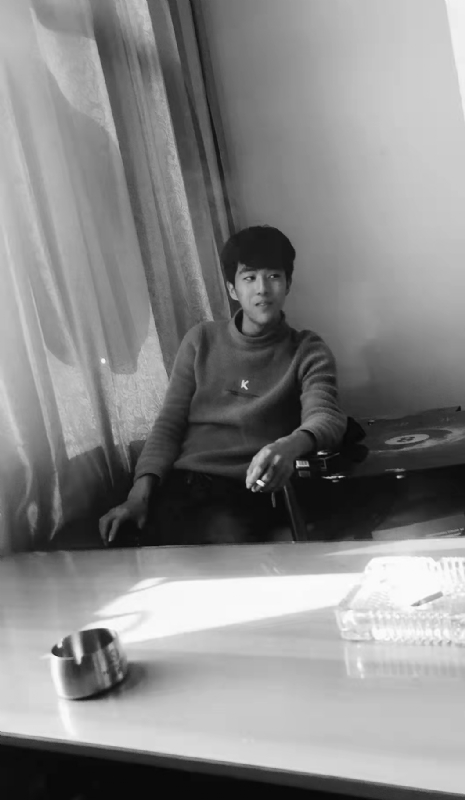 酷似小丑的第二张照片--揭阳蓝颜知己交友网